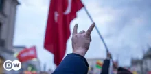 DW Türkçe warnt vor Grauen Wölfen - In Offenbach schlägt die PKK zu